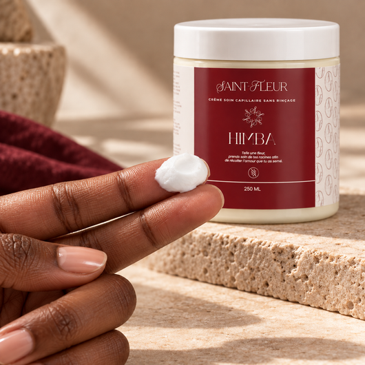 HIMBA — petite dose blanche compacte sur les doigts